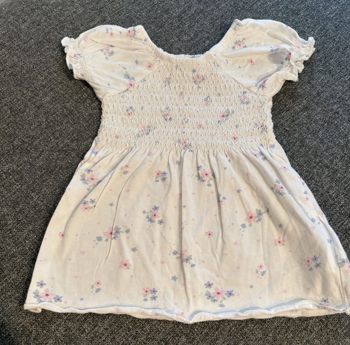 Robes et jupes: Herziges Kleid – D'occasion à Vordemwald par Stee1990