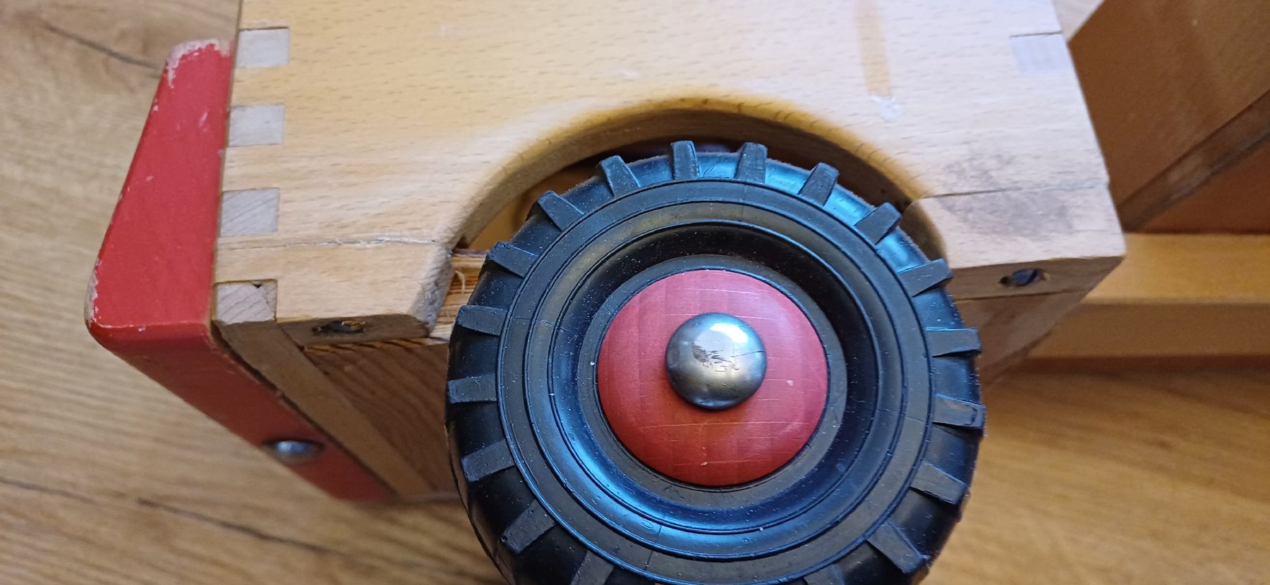 Spielzeuge: Alter Holzlstwagen – Gebraucht aus Flawil von Naphtali 7