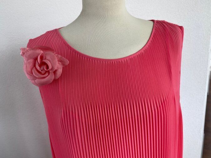 Madeleine Vestiti: Wunderschönes Plisseekleid Madeleine/Elégance Gr. 46 – Nuovo (secondo la descrizione) da Füllinsdorf venduto da Sunnebliemli7 2