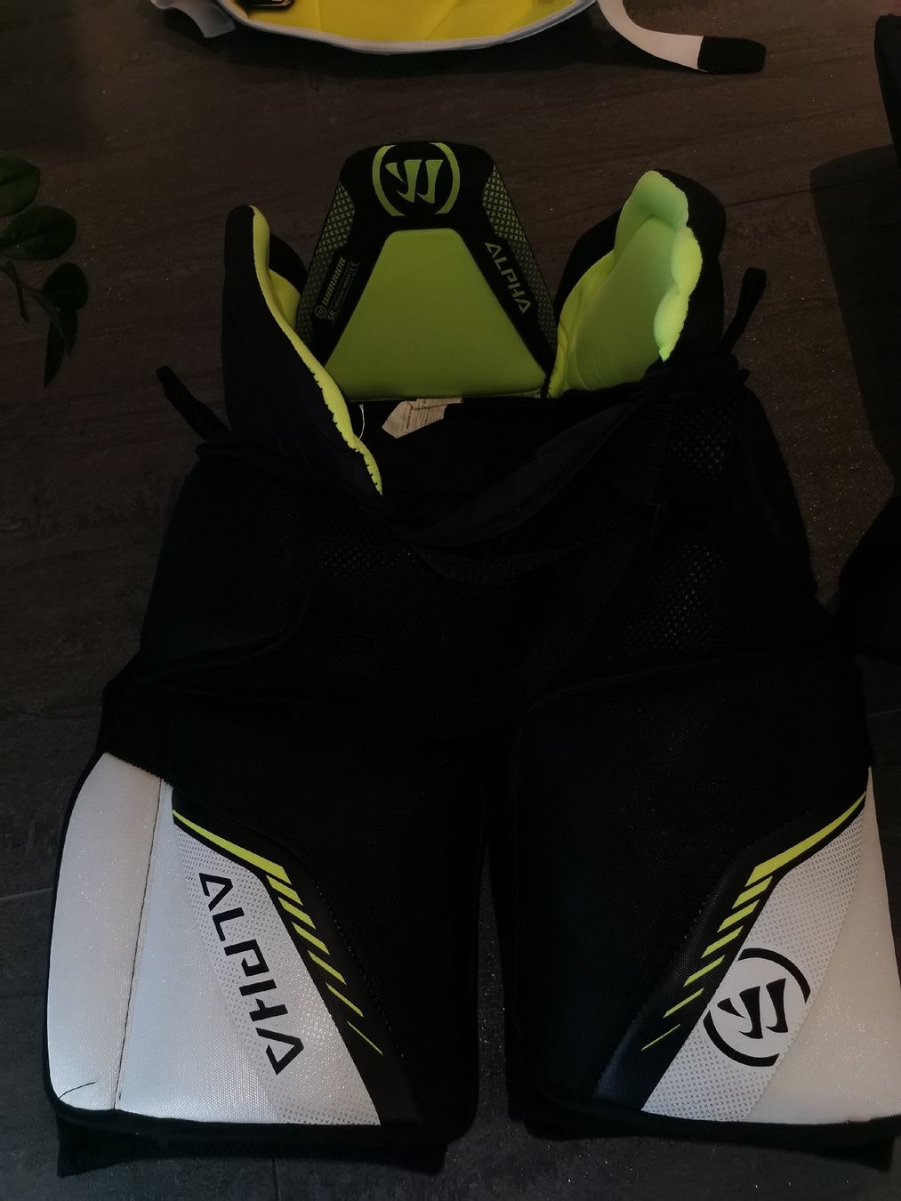 Hosen: Warrior Alpha Eis/Rollhockey Hose Senior M – Neu (gemäss Beschreibung) aus Niederuzwil von Muzzi15 2