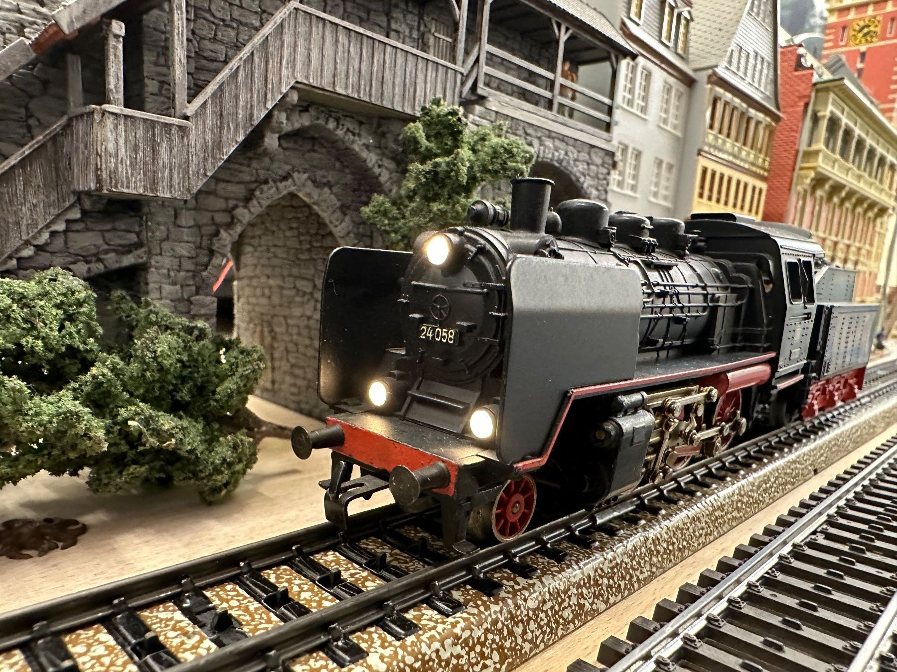 Märklin Modelleisenbahnen: Märklin 3003 DB BR 24 – Gebraucht aus Lupsingen von New-Haven