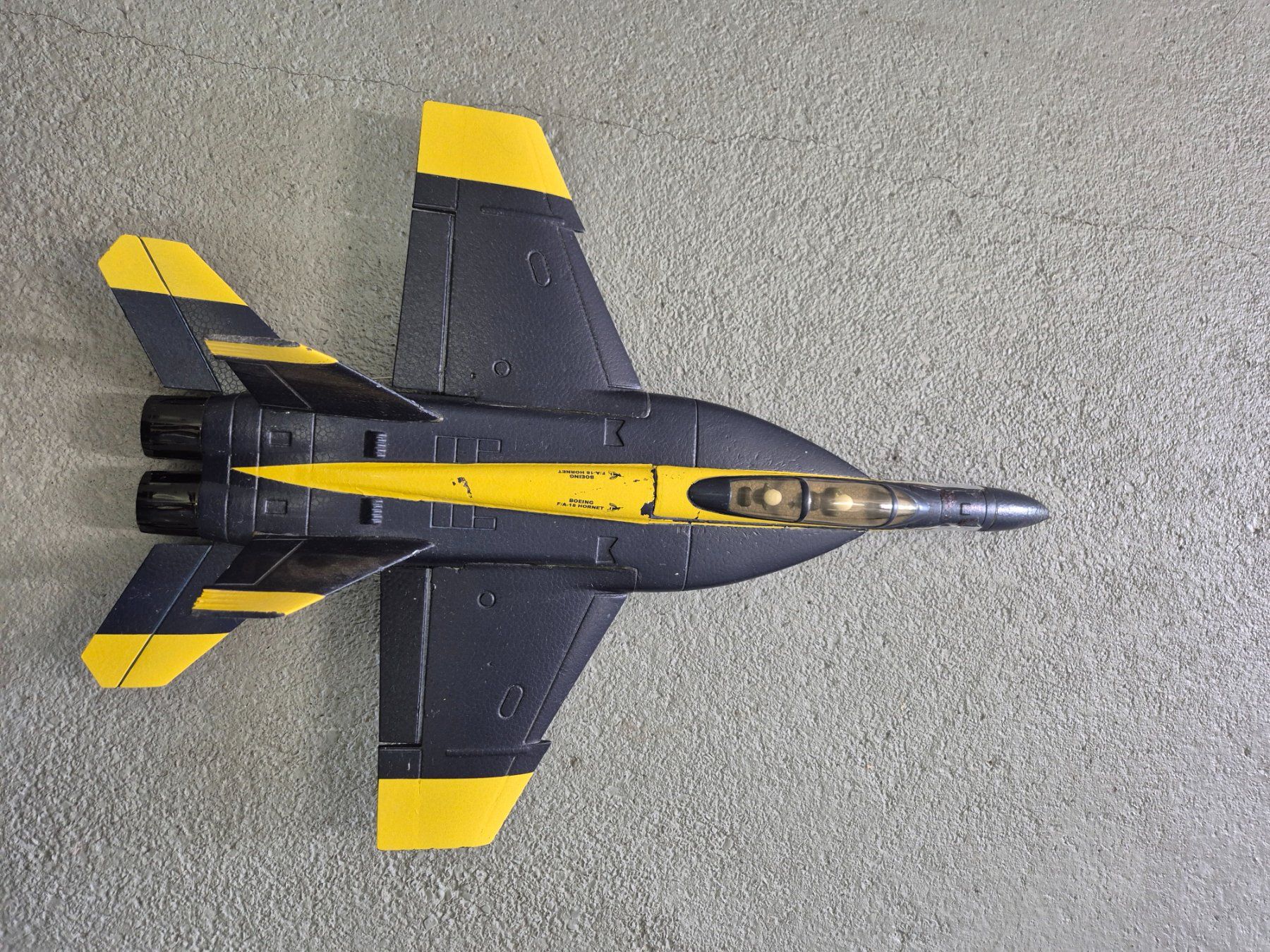 Kits de montage: Jet-Modellflugzeug F/A 18 – D'occasion à Domat Ems par tchnesa