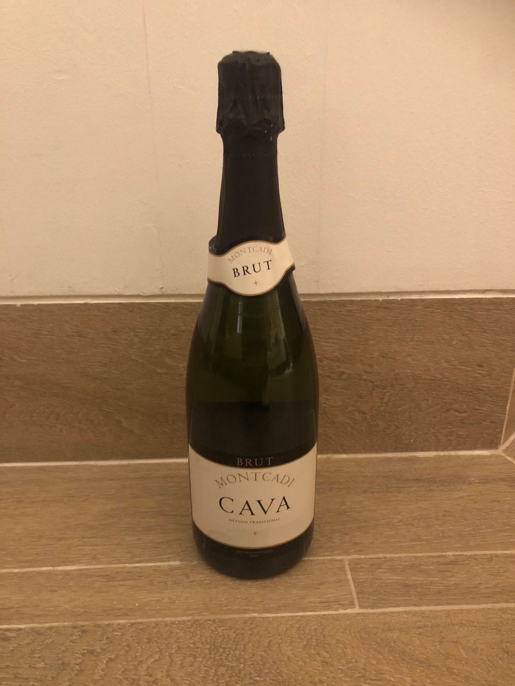 Wein: MONTCADI Cava Metodo Tradicional Brut – Neu und originalverpackt aus Wald ZH von mlnt 5