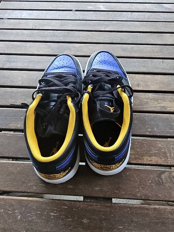 Jordan Scarpe da uomo: Nike Air Jorden gs – Usato da Niederglatt ZH venduto da Murat69 1