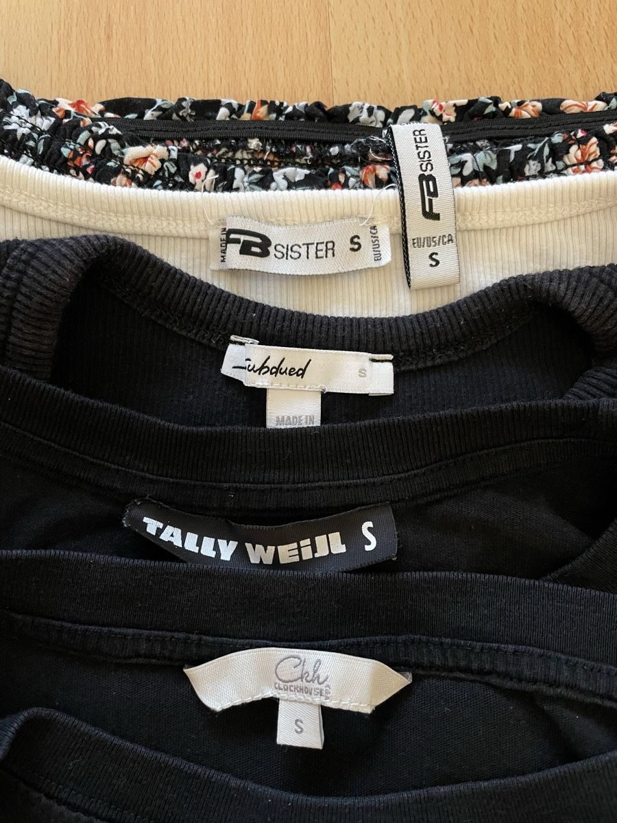 Lotti & Set di vestiti: 5 T-Shirts/Tops, Gr. S – Usato da Winterthur venduto da juju_27 7