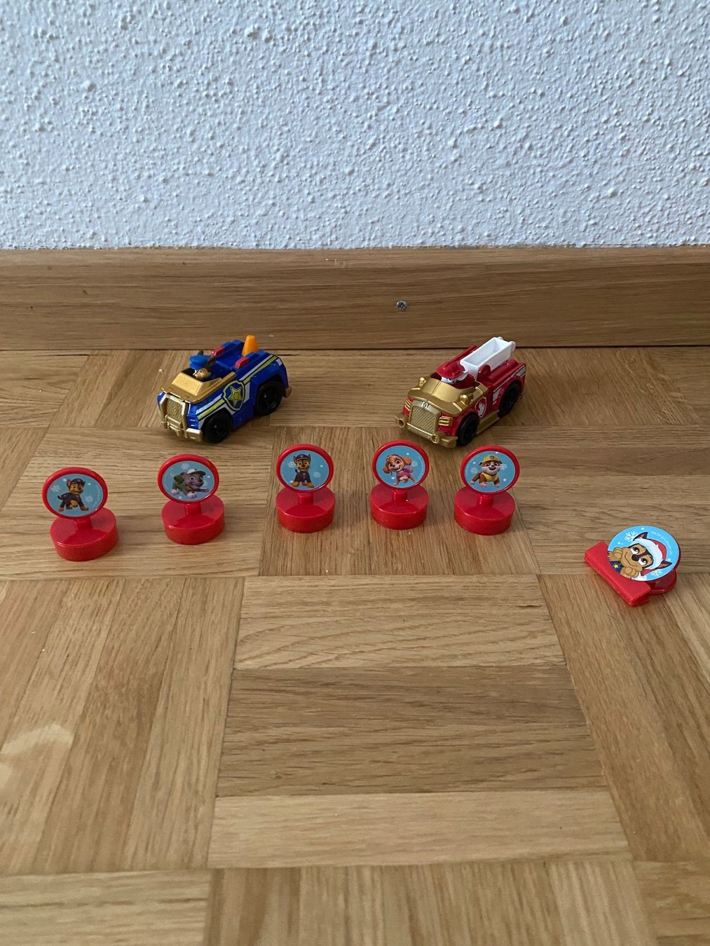 Spielzeuge: Paw Patrol Stempel mit 2 Autos – Gebraucht aus Zürich von MaSte