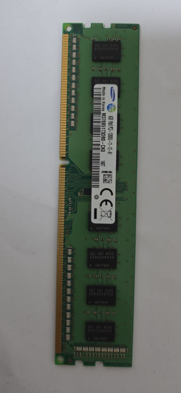 Samsung Memory / RAM: Samsung 4GB DDR3 RAM Memory Module - Upgrade Your PC Now! – Gebraucht aus Lenzburg von Istvanl85