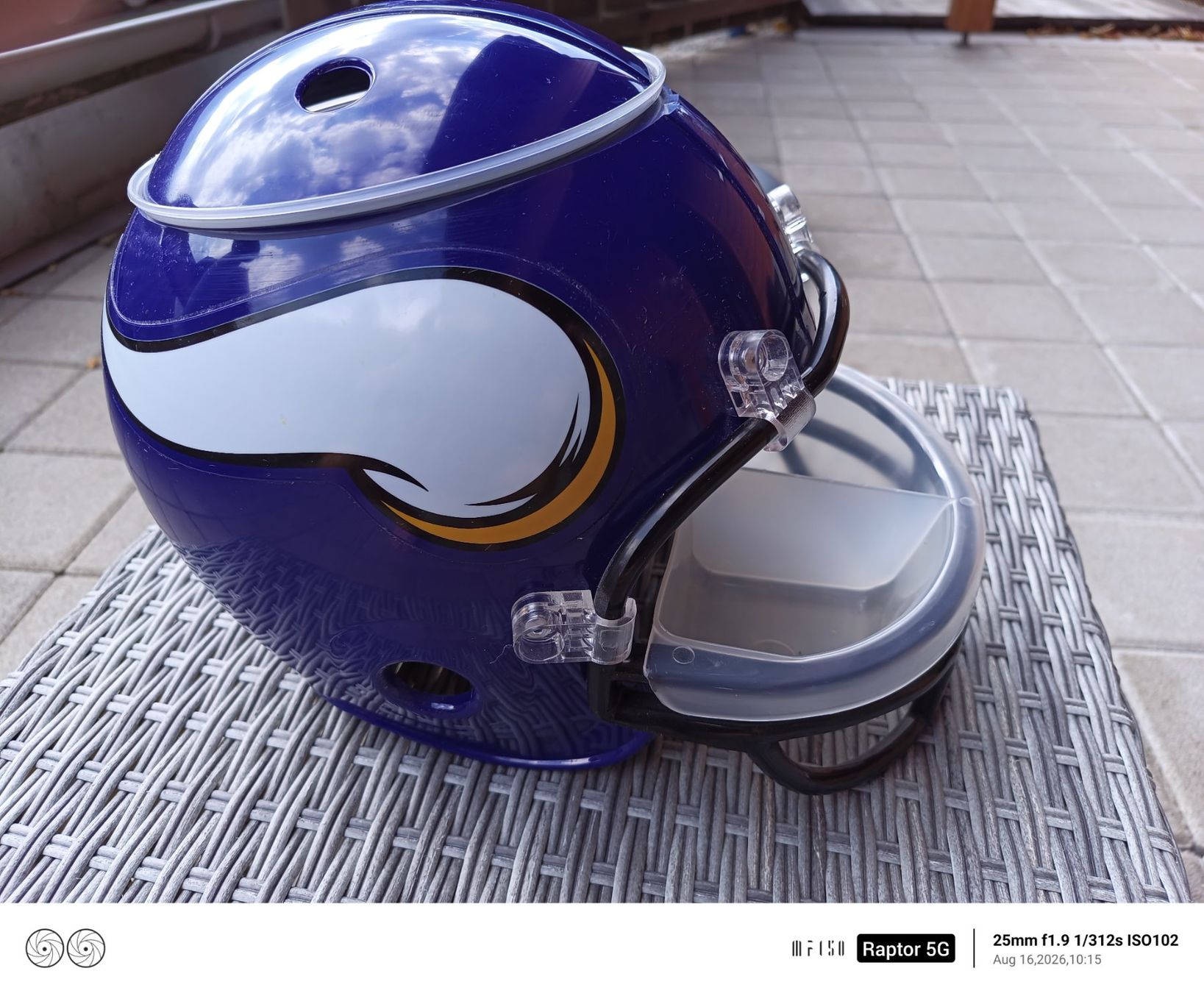 Schalen: SUPER BOWL SNACK HELM – Neu (gemäss Beschreibung) aus Ringgenberg BE von schneegeiss 1