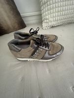 Damen Sneaker taupe mit Nieten und Metallic-Effekt gebraucht