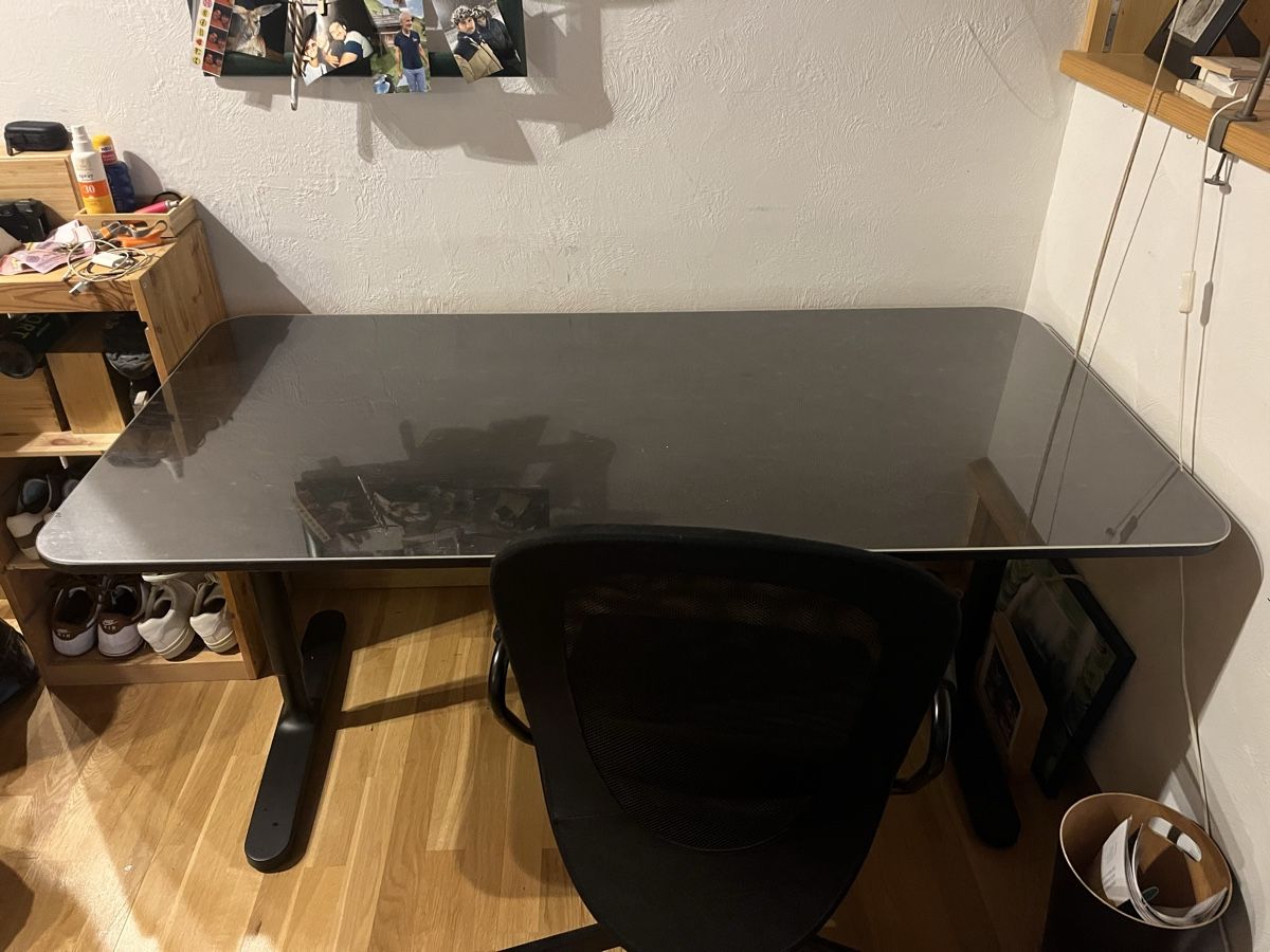 Scrivanie: Bureau avec chaise  – Nuovo (secondo la descrizione) da La Croix-de-Rozon venduto da tuf_f6td