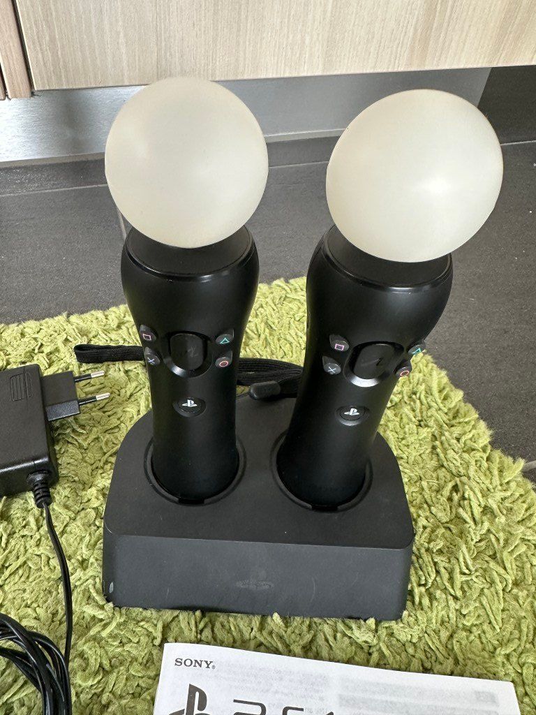 Sony Controller: 2 Sony Playstation VR Move Motion Controller + Ladestation – Usato da Brunnen venduto da 23068 1