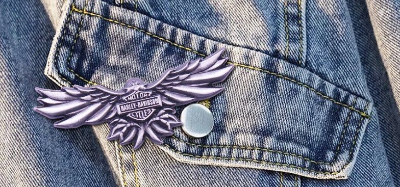 Harley-Davidson Broches & Aiguilles: Pin's Harley-Davidson Aigle Métal Argenté J122 – Neuf avec emballage d'origine à Allens par MADE.IN.ROCK.N.ROLL 3