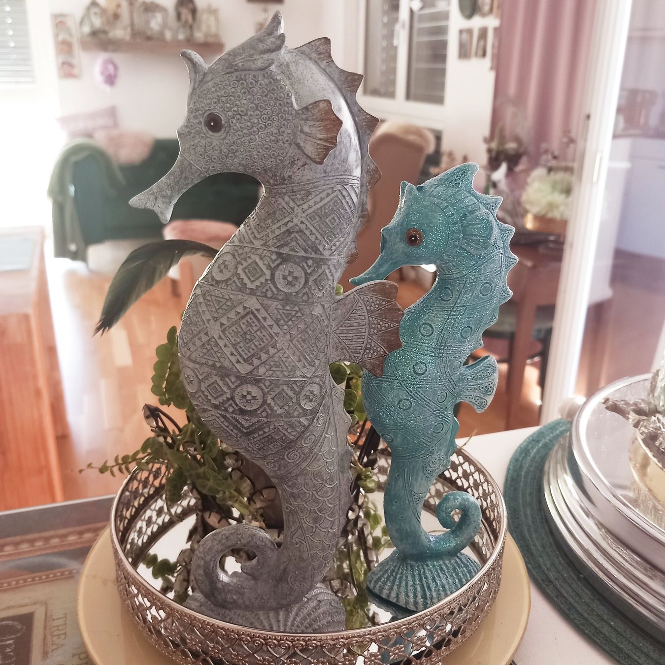Statuette: DEKO: Zwei Seepferdchen grau u. blau/ neu – Nuovo (secondo la descrizione) da Aegerten venduto da gismolini