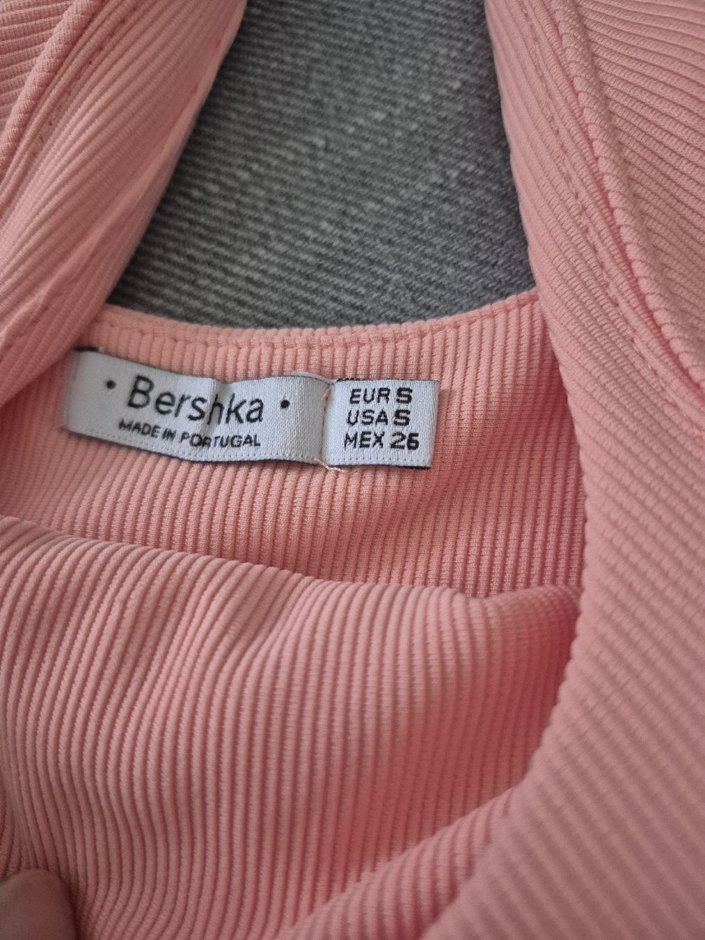 Bershka Lotti di vestiti: ensemble Bershka S – Usato da St-Pierre-Clages venduto da _RV 2