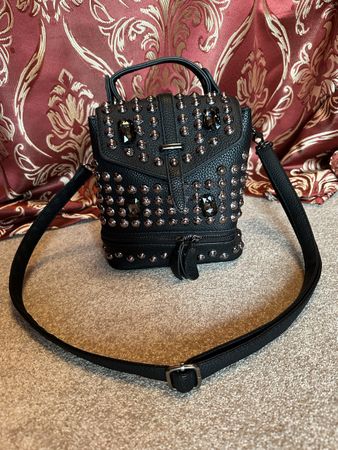 Rucksack, Tasche, schwarz, wie neu, silber Nieten