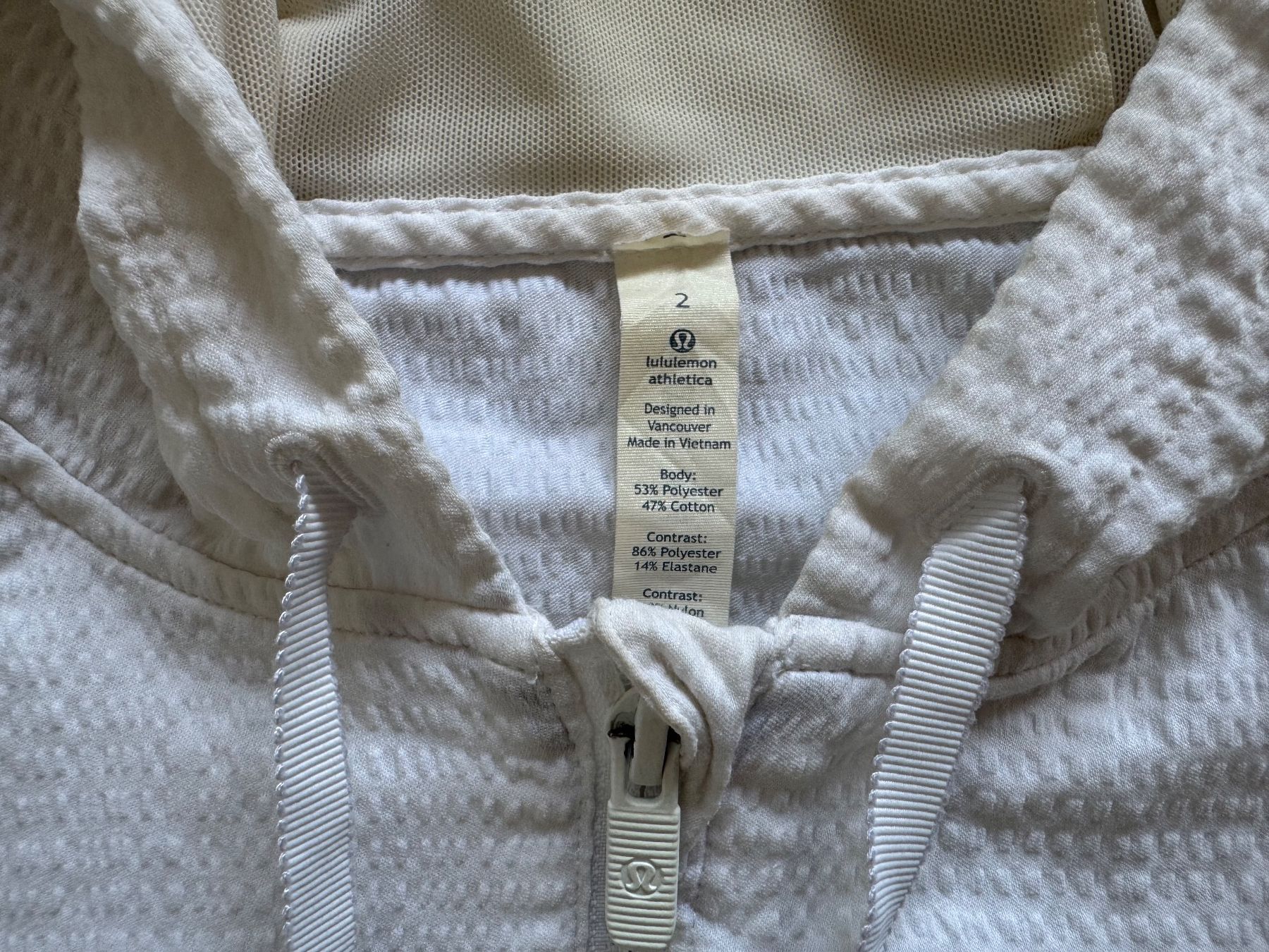 Lululemon Maglioni & Felpe: lululemon womens Pack Light Pullover Packable Sz 2 – Usato da Neuchâtel venduto da _Easy_to_Find_ 1