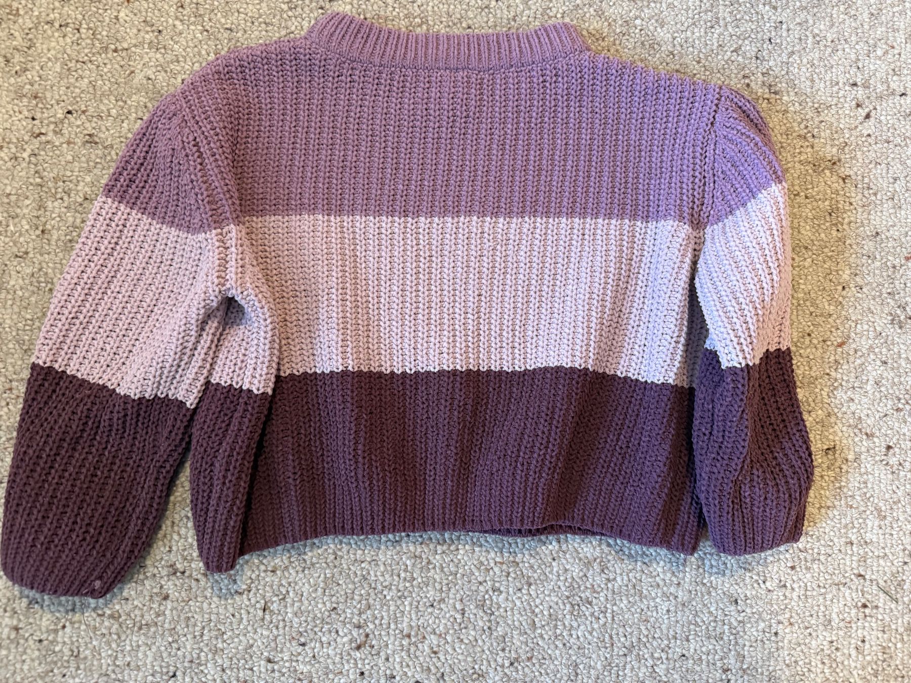 Maglioni & Felpe: Topolino Mädchen Strickpullover, Gr. 128, Lila-Töne – Usato da Hundwil venduto da Sandysan1702 1