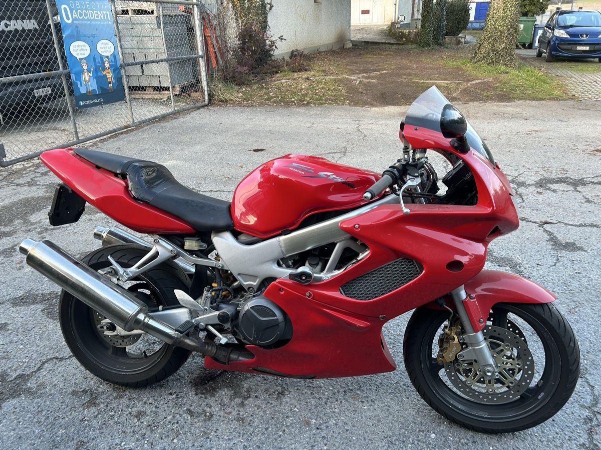 Honda Strada: Honda vtr1000f start – Difettoso da Ecublens VD venduto da RodrigoFortunato249 3
