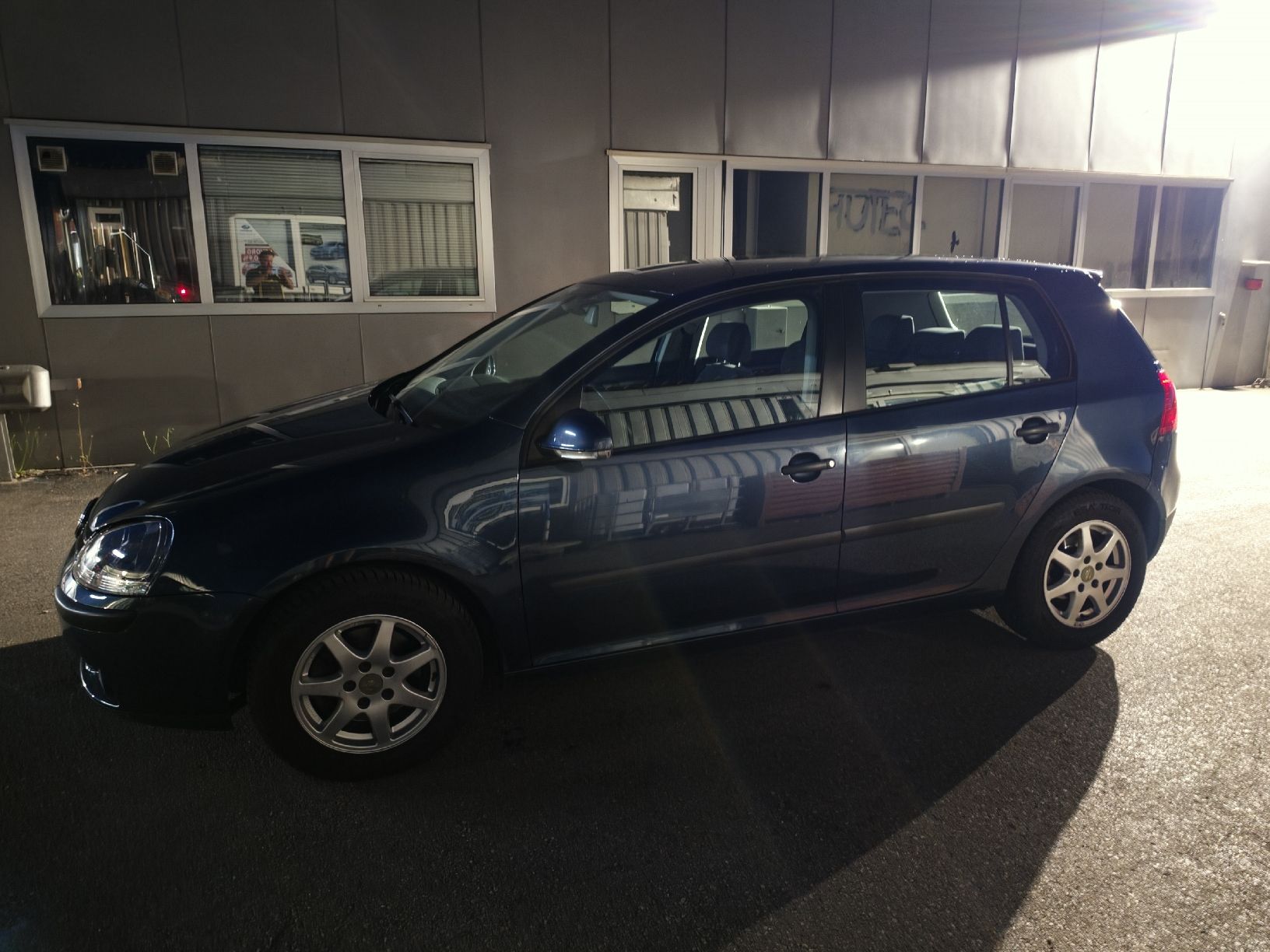 VW Automobili: VW Golf 5 2.0 fsi – Difettoso da solothurn venduto da A5292 2
