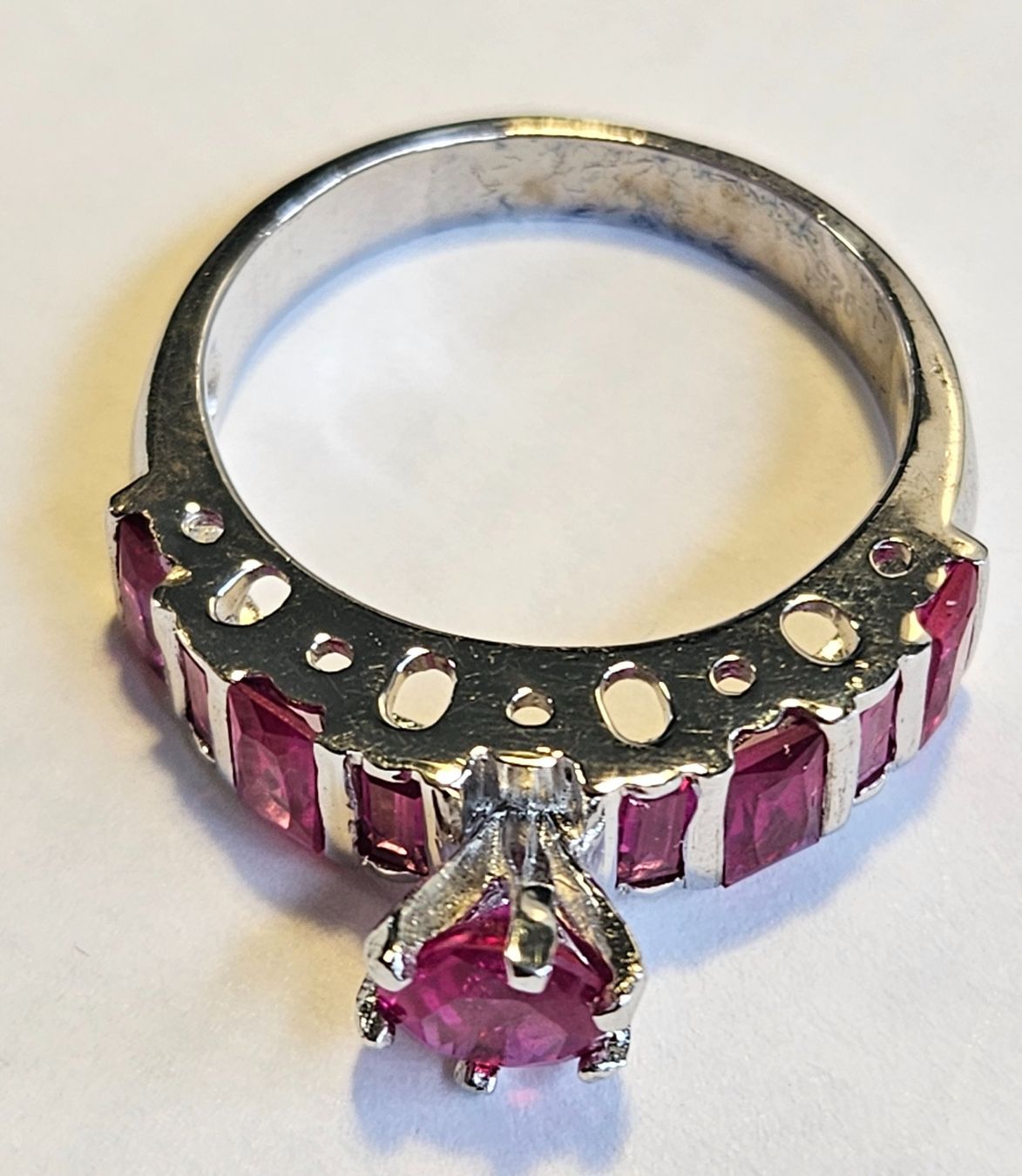 Anelli: Rubin Fingerring – Nuovo e nell'imballaggio originale da Zürich venduto da adriben 8