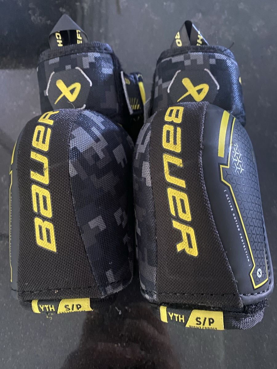 Bauer Protezioni & Imbottiture: Eishockey Ellbogenschoner Bauer Junior  – Usato da Steinhausen venduto da Turtle82 1