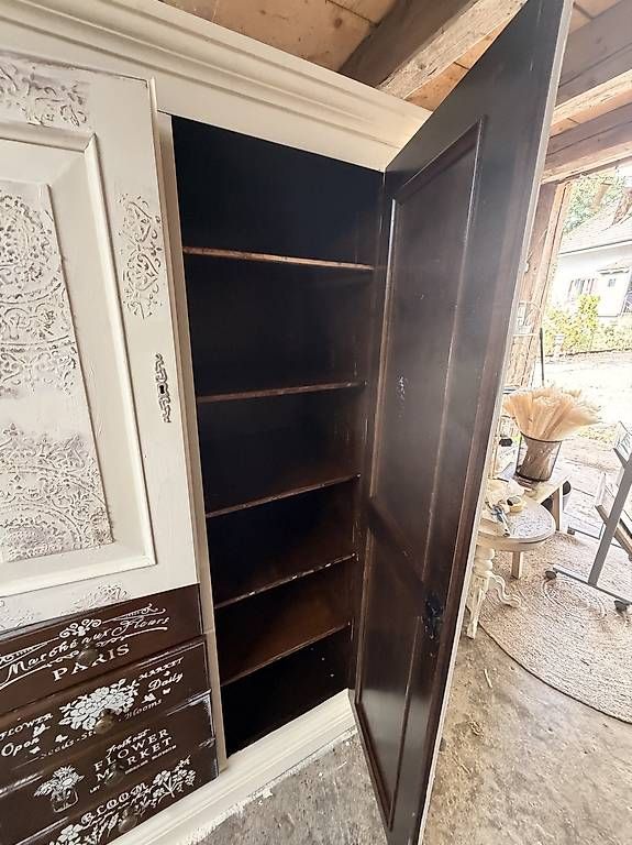 Armoires: Schrank shabby chic – D'occasion à Opfertshofen SH par pat_zk67 1