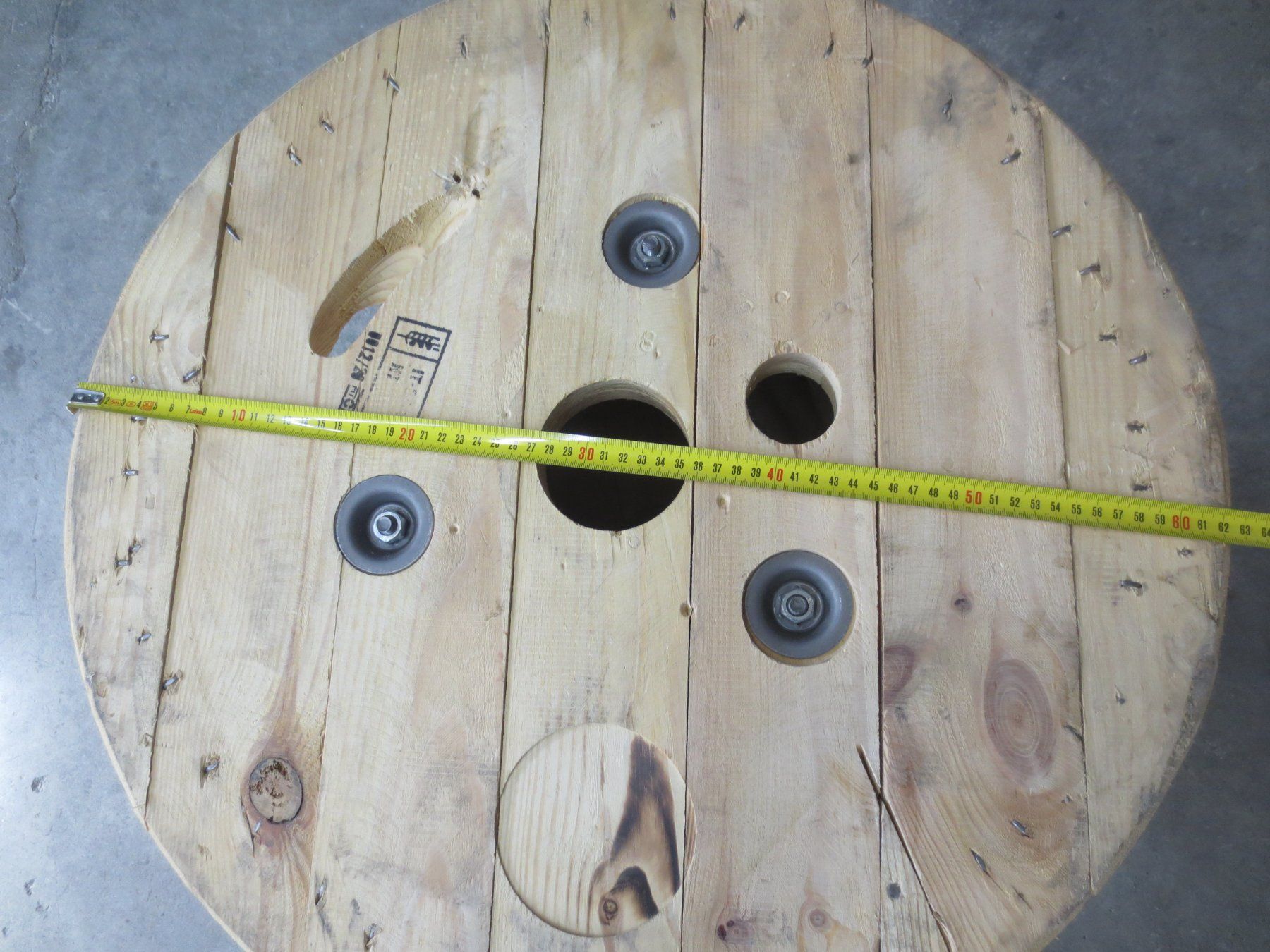 Articoli in legno: Massive Kabeltrommel , Bobine , Leergebinde , Hocker , Tisch – Usato da Sulz LU venduto da Elektrofachverkauf 3