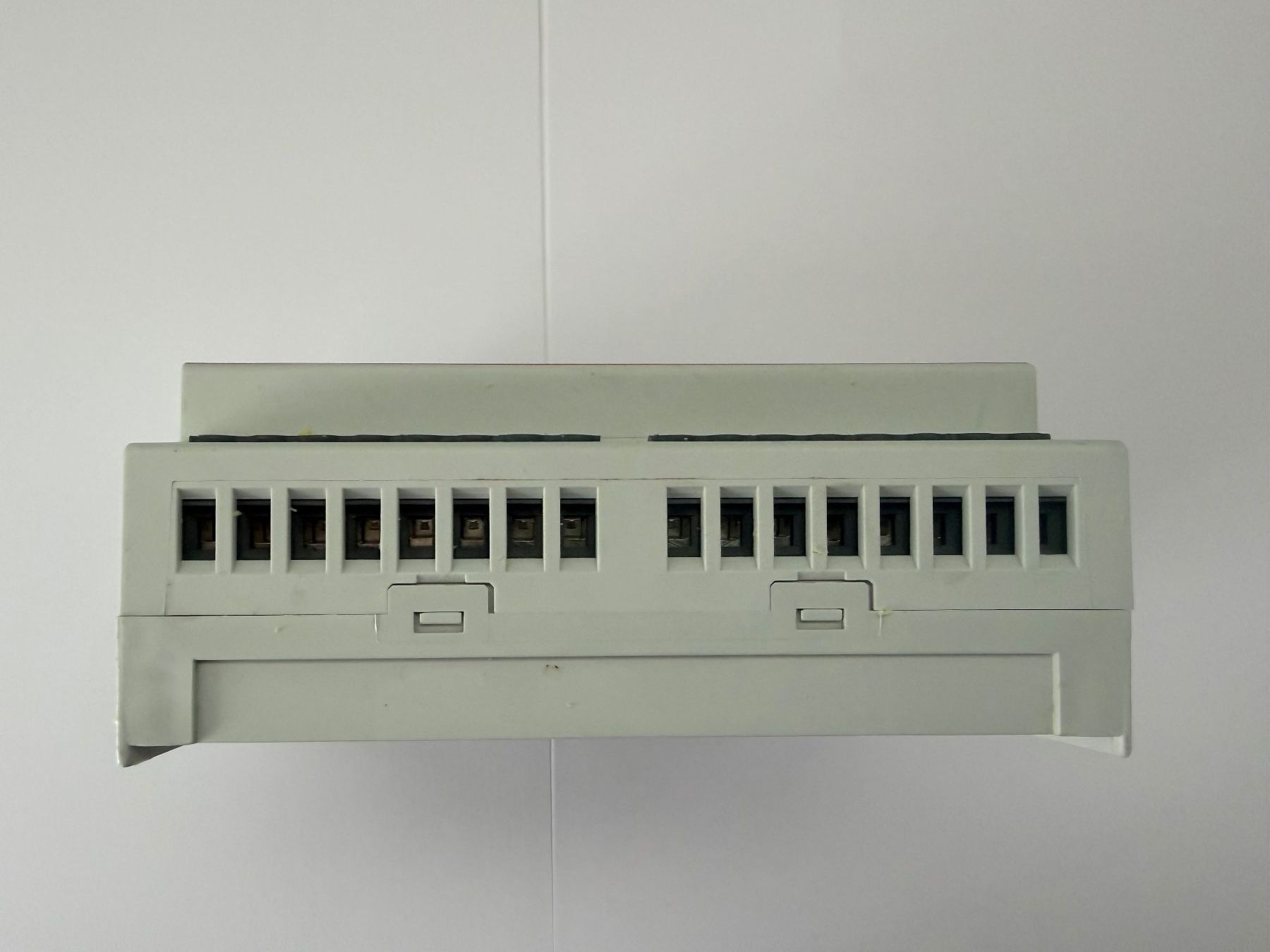 ABB Componenti elettronici: KNX Schaltaktor  ABB 8fach – Usato da Oberarth venduto da Denali74 3