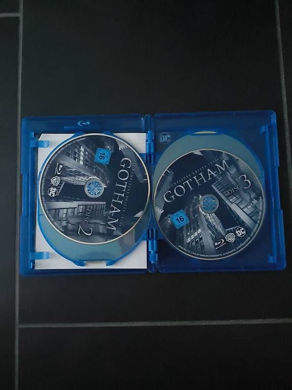 Tutti i DVDs: Gotham Staffel 3 – Usato da Sirnach venduto da Michi580 2