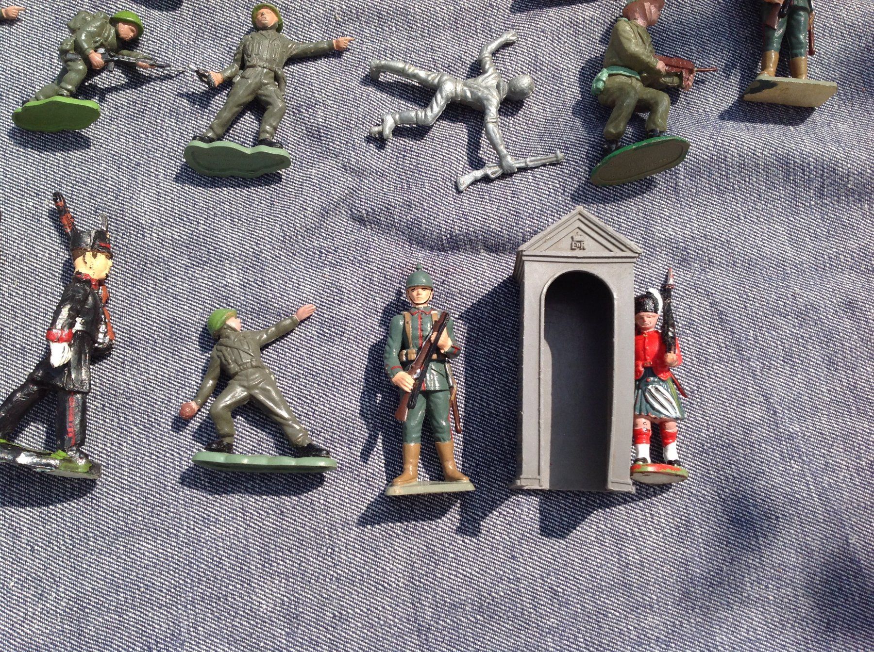 Britains Jouets: Britains - soldat WW2 - USA - Germany – D'occasion à Vuiteboeuf par broticaire 5