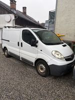 Opel Vivaro 2.5 TD 27/30 mit Anhängerkupplung