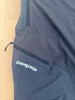 Patagonia Pantaloni: Patagonia Softshell-Hose, anthrazit, Gr. 34 – Usato da Oberwil b. Zug venduto da ale_rp9r 1