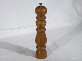 Pfeffermühle aus Olivenholz