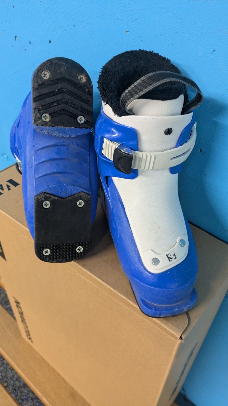 Scarpe per ragazzi: Skischuh Salomon 17.0 – Usato da Kandersteg venduto da Eli57 1
