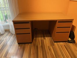 Bürotisch