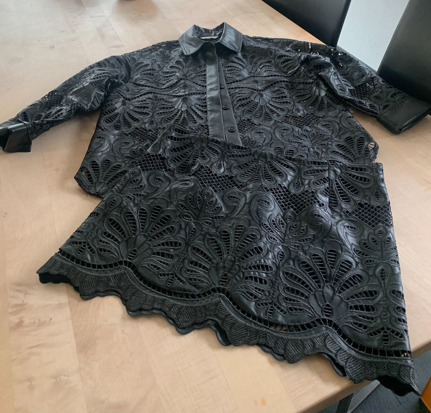 Lotti di vestiti: Damenrock mit Jacke Gr L/XL – Nuovo (secondo la descrizione) da Azmoos venduto da Verwir64
