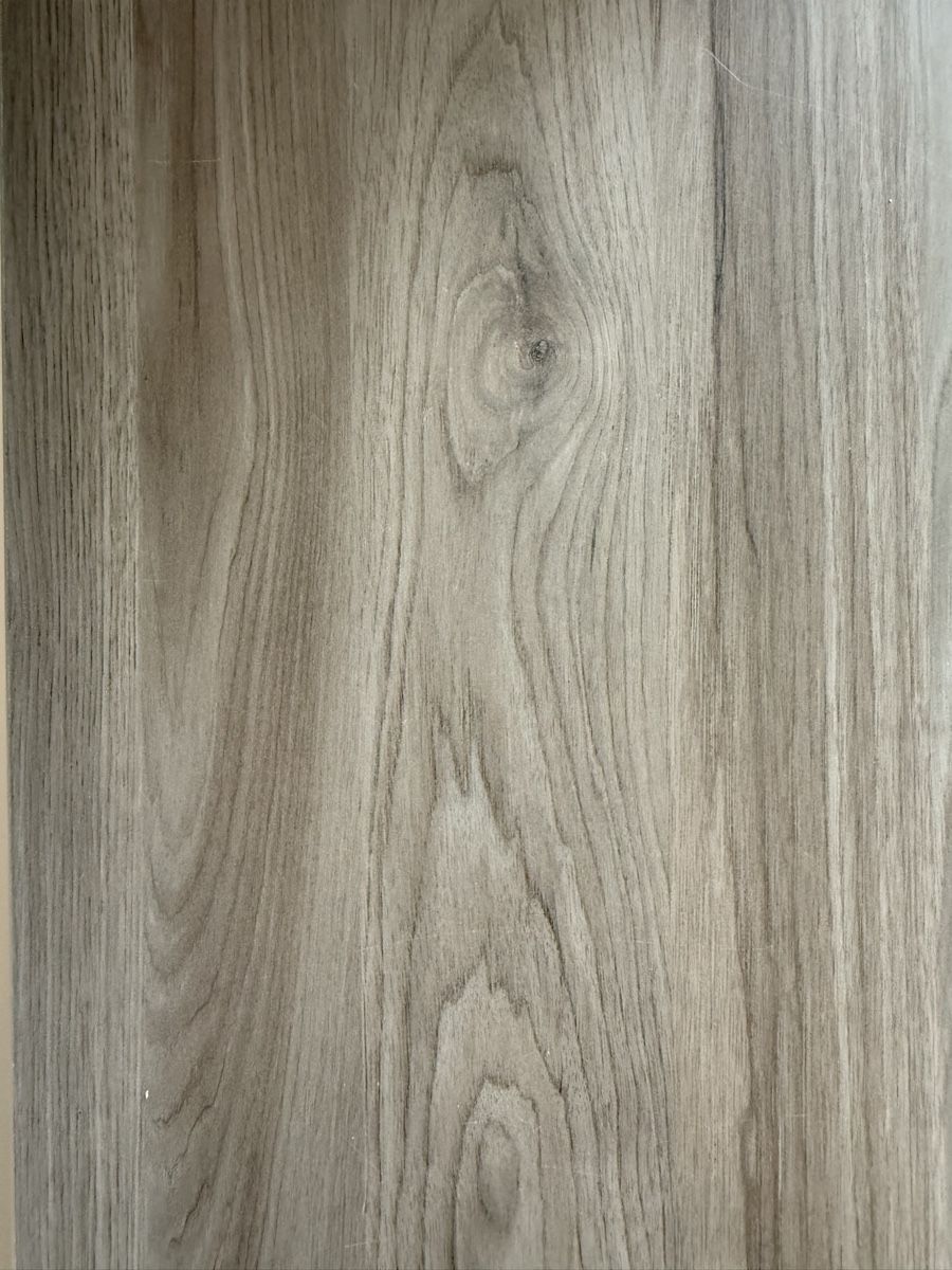 Tische: Esstisch (Tischplatte Holzoptik) – Gebraucht aus Gossau SG von laura_dema 7