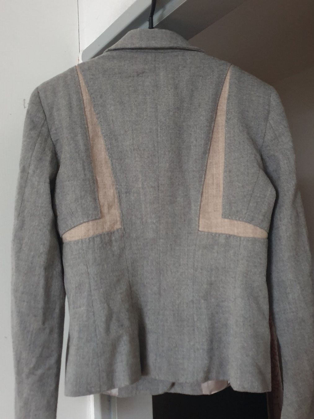 Moschino Giacche: MOSCHINO schöner Wollblazer Gr. 34 – Nuovo (secondo la descrizione) da Frenkendorf venduto da Chrigeli01 1