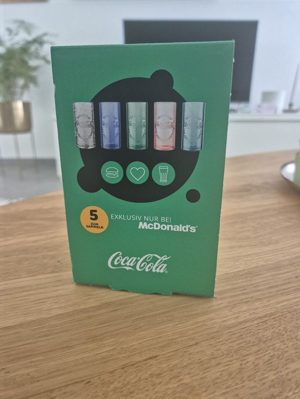 Coca-Cola Bicchieri: McDonalds Coca Cola Limited Edition Glas 2024 – Nuovo e nell'imballaggio originale da Dübendorf venduto da Nemo_0 1