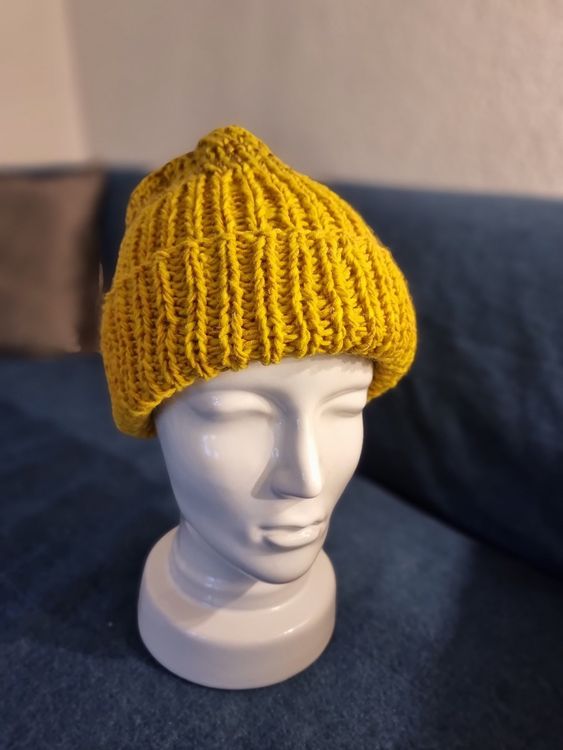 Handgestrickte Mütze (Neu und originalverpackt) in Interlaken für CHF ...