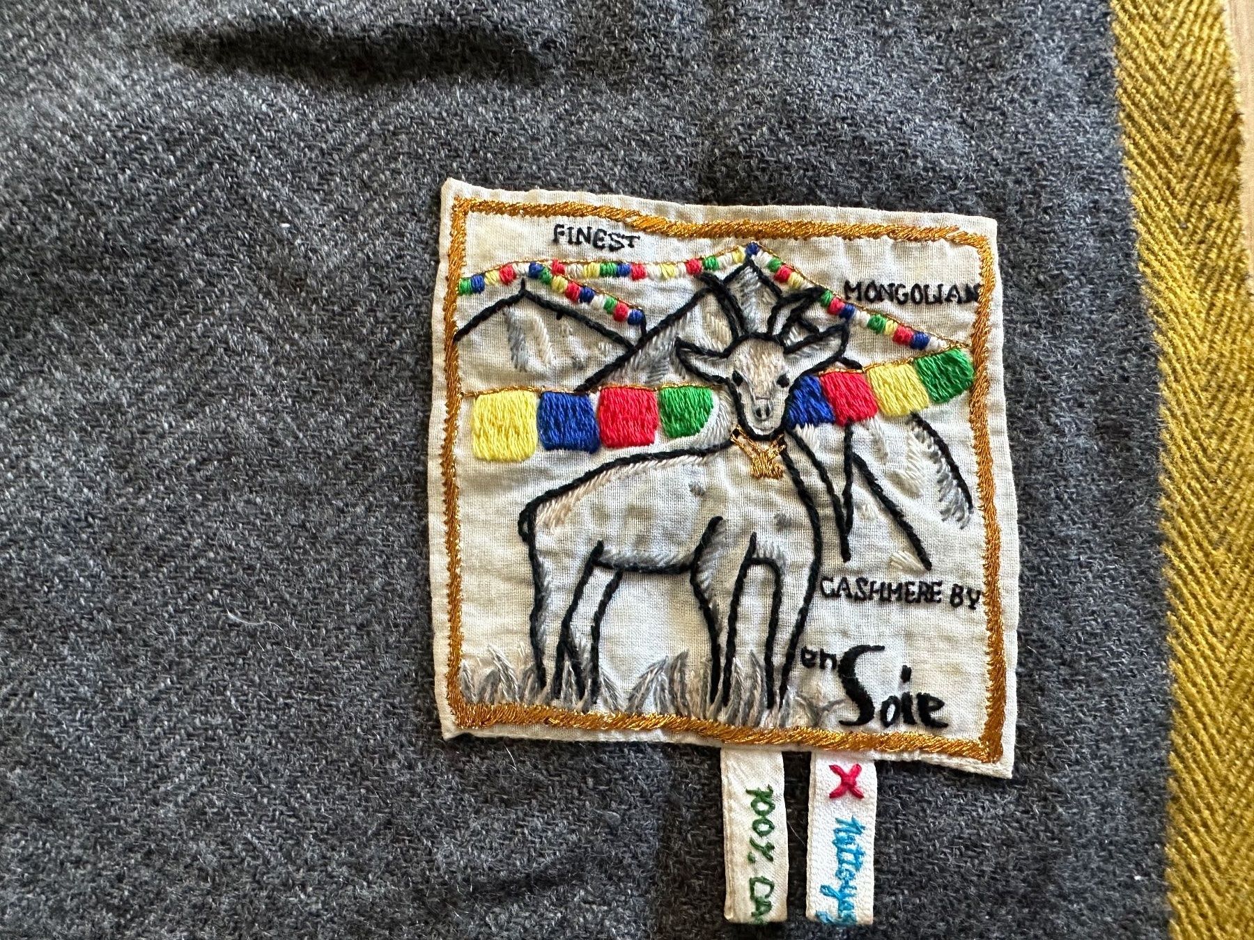 Ensoie Foulard & Sciarpe: enSoie Kaschmir Schal – Usato da Zürich venduto da Lillyrose2013 1