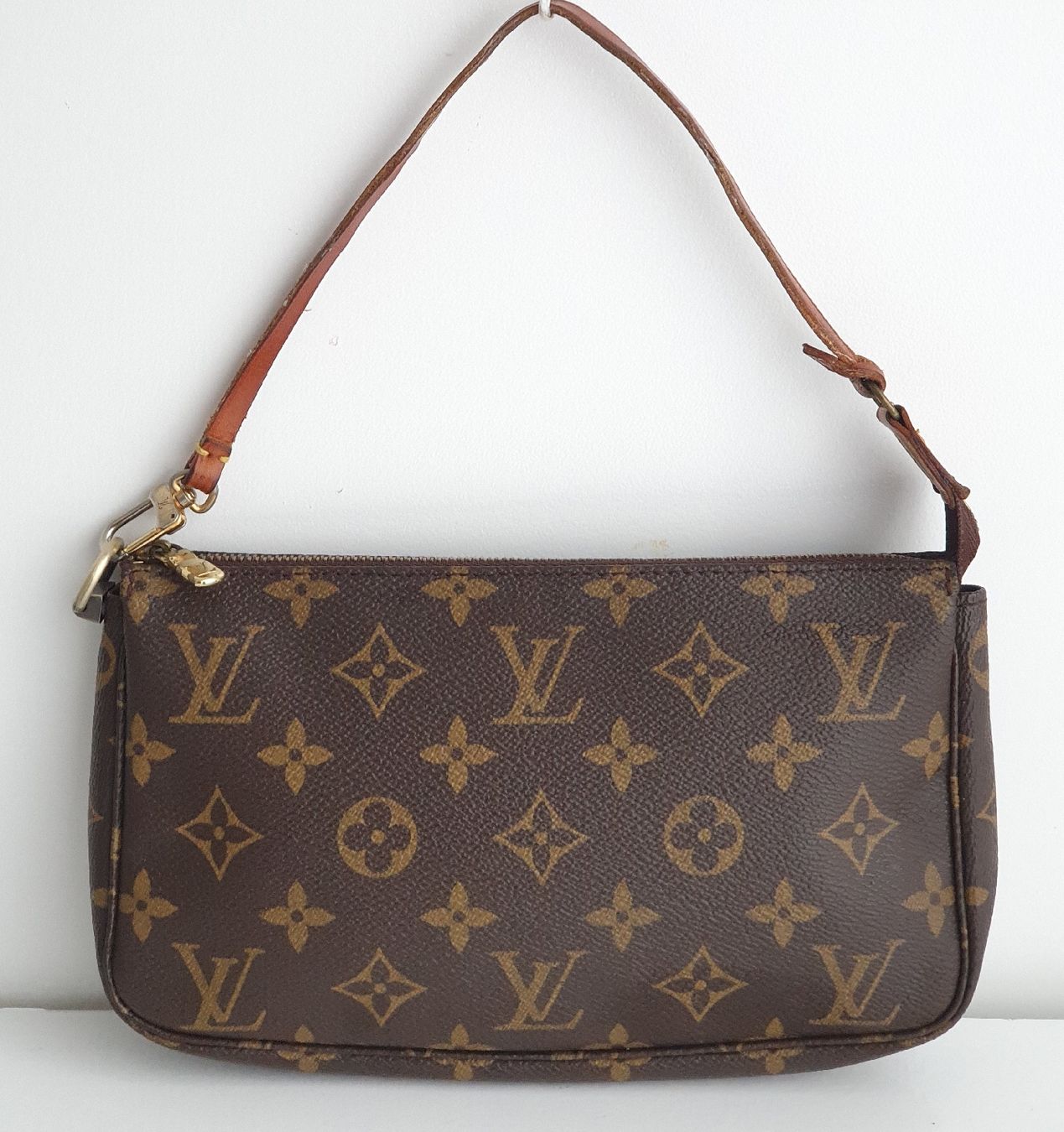 Louis Vuitton Borse da donna: Louis Vuitton Pochette Accessoires Monogram Canvas – Usato da Niederteufen venduto da Mira_72