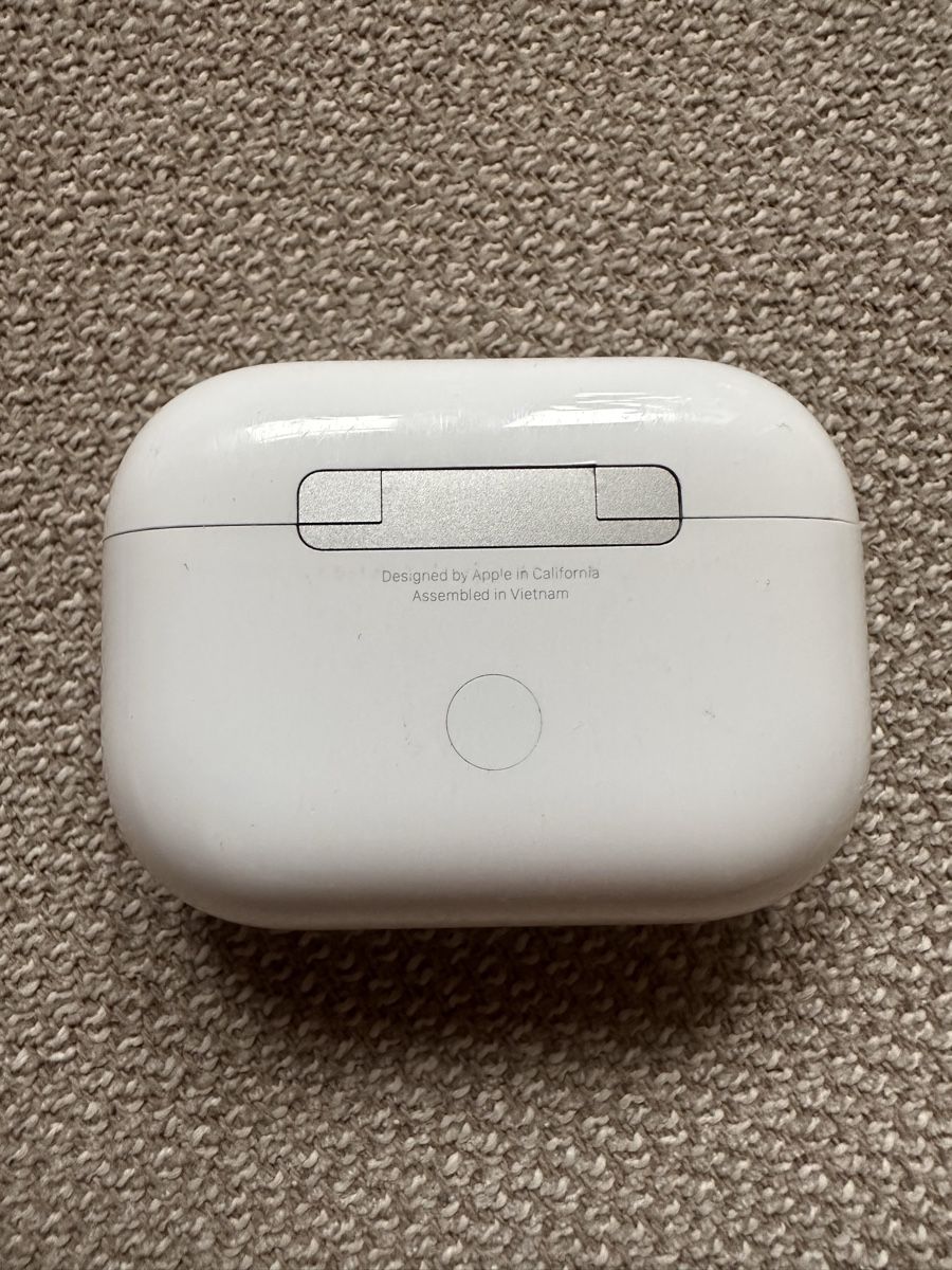 Apple Cuffie: AirPods Pro 2nd Gen with Charging Case - Excellent Condition – Nuovo (secondo la descrizione) da Zürich venduto da chayen 3