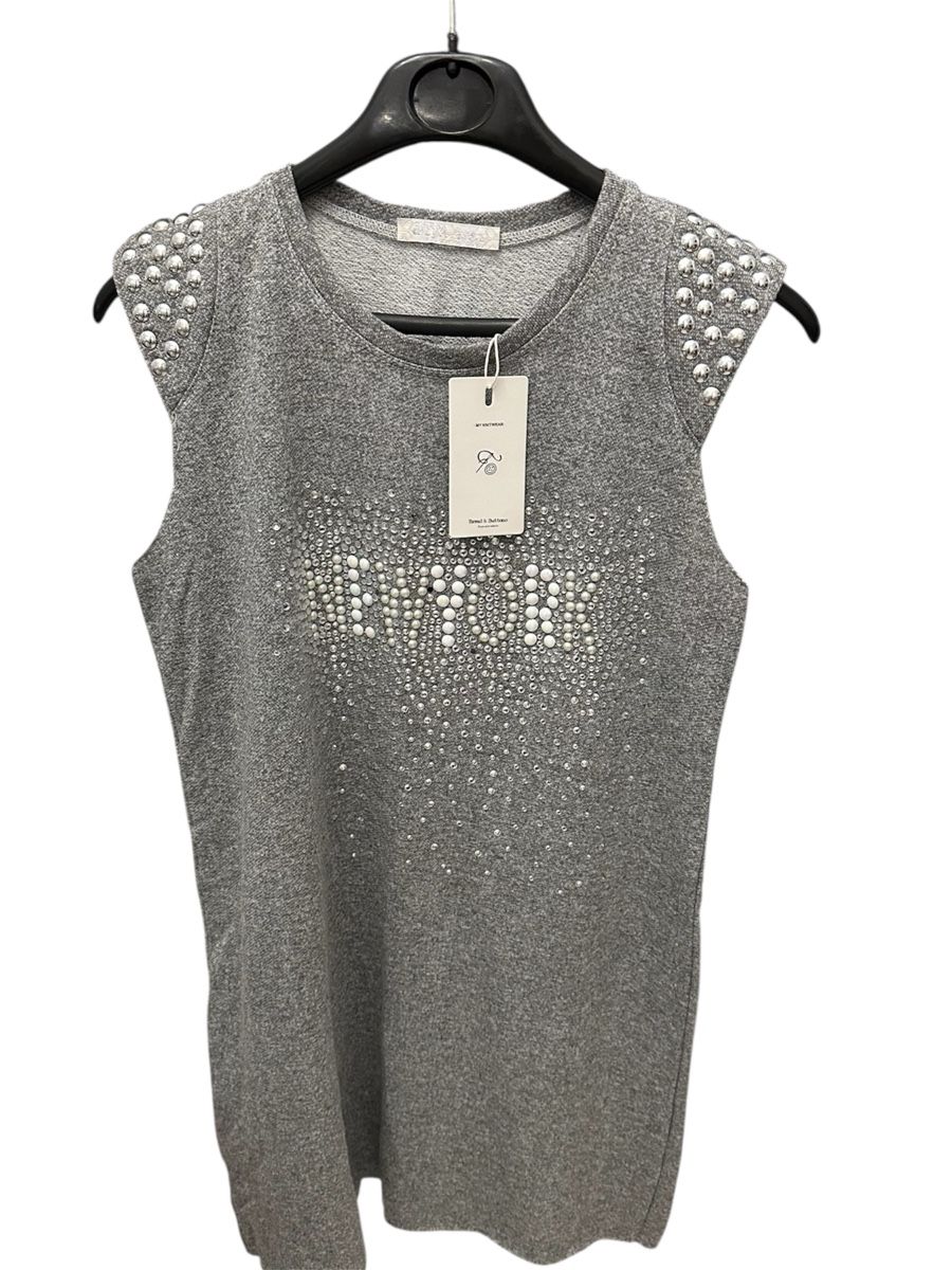 T-shirt: Graues Oberteil mit Nieten, Neu! – Nuovo e nell'imballaggio originale da unterentfelden venduto da leyla08 1