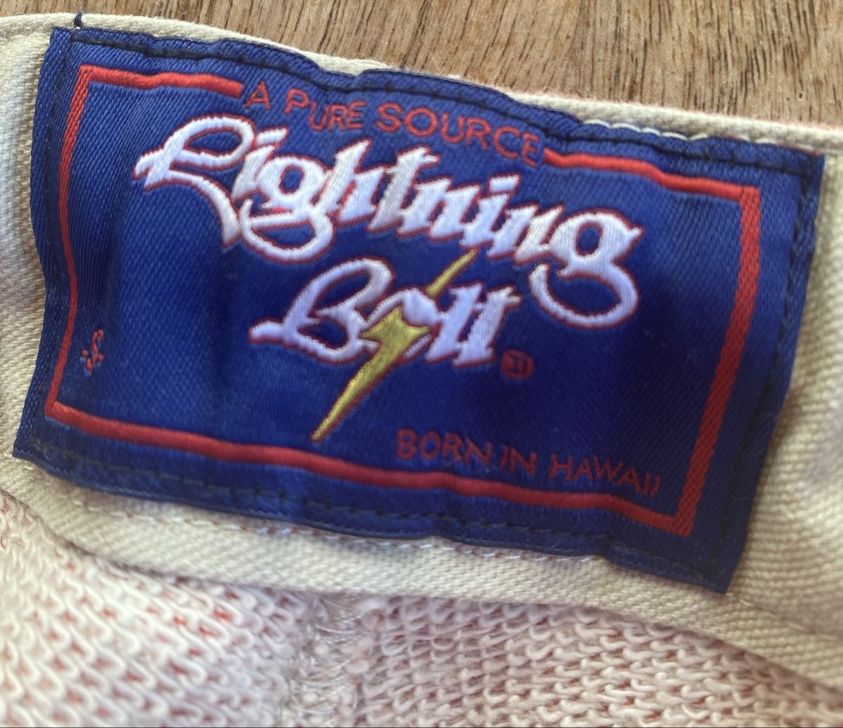 Pantaloni: Shorts Lightning Bolt – Nuovo (secondo la descrizione) da Herrenschwanden venduto da Cate67 5