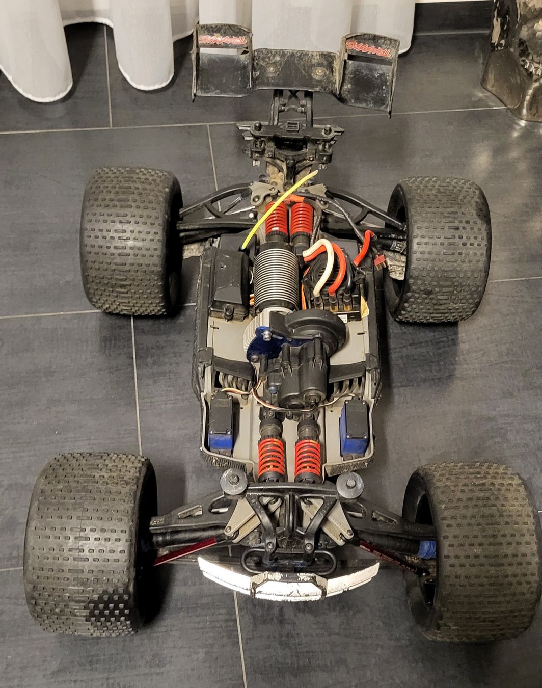 Traxxas RC Modellbau: TRAXXAS E-REVO zu verkaufen – Gebraucht aus islikon von mir_8cbw 4