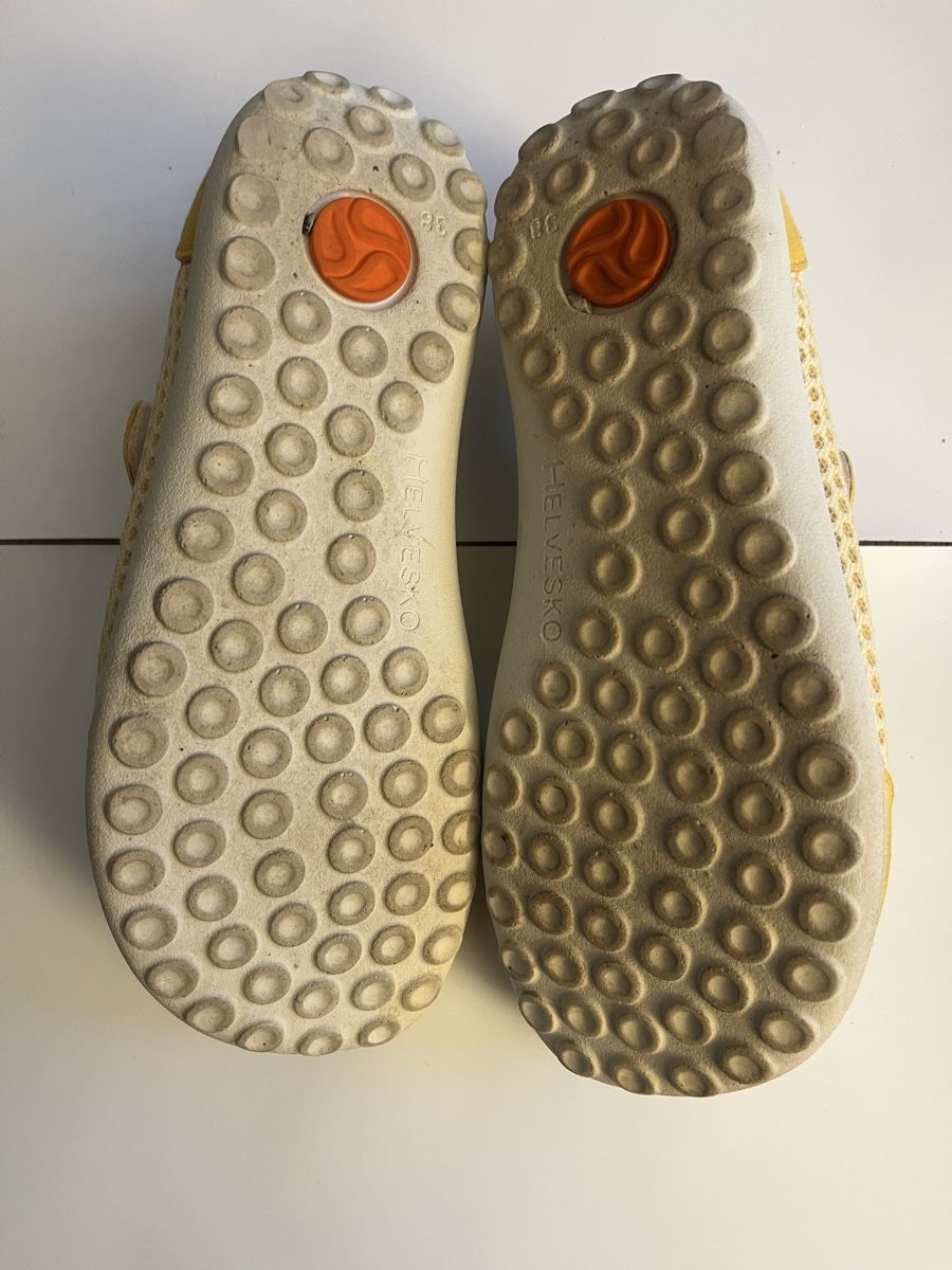 Helvesko Scarpe da donna: Chaussures dames Helvesko – Usato da Fleurier venduto da Chadow7080 2
