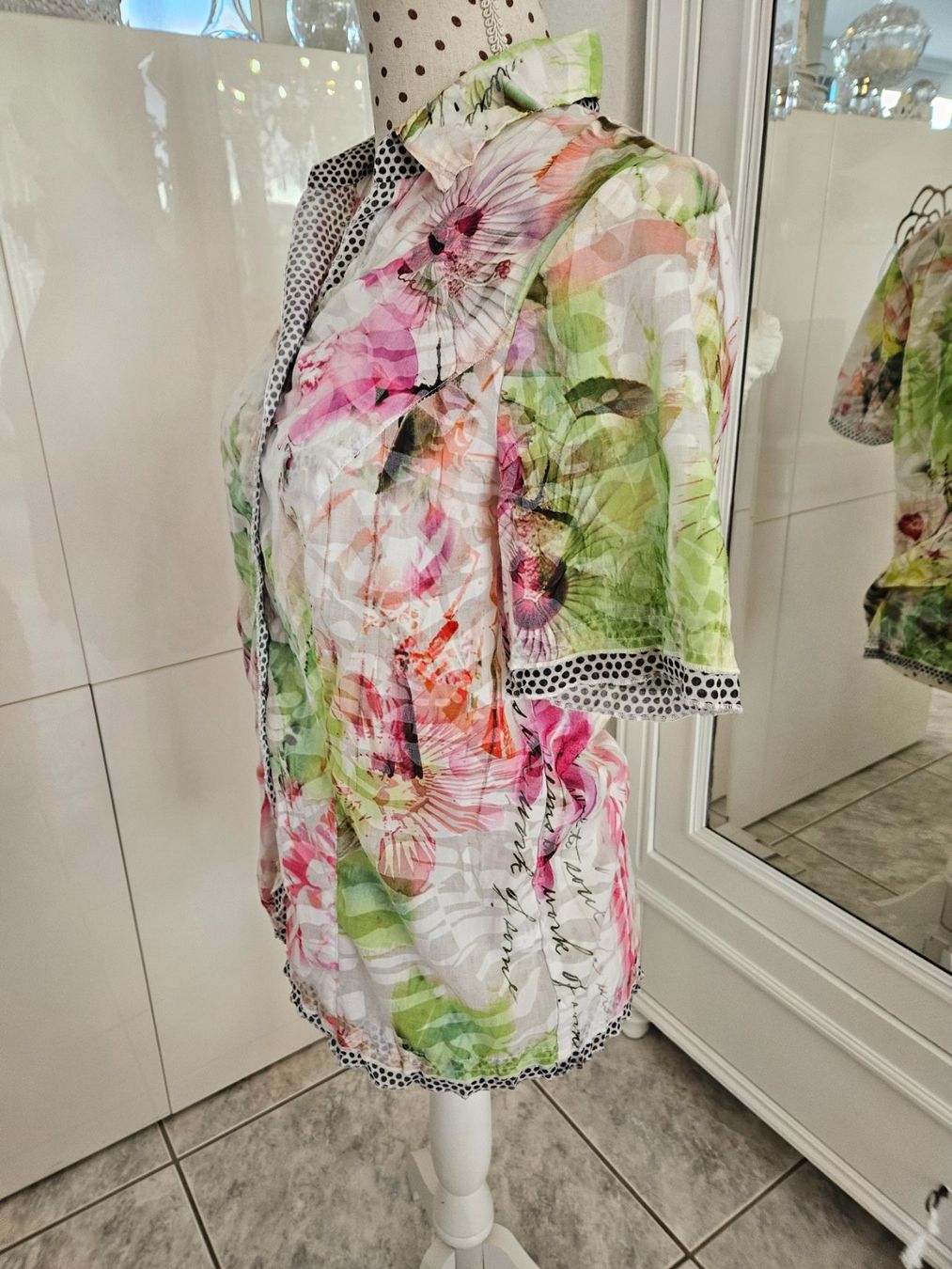 Camicette: Bluse Kurzarm Grösse 38 / M von FER mit Blumen transparent – Usato da Gossau ZH venduto da fashiontwo 1