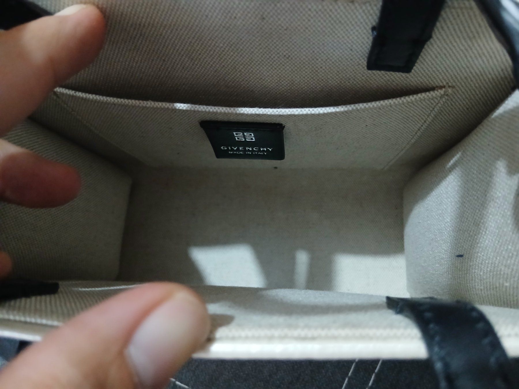 Givenchy Sacs femmes: GIVENCHY mini G tote bag – D'occasion à Le Grand-Saconnex par Rgt87 6