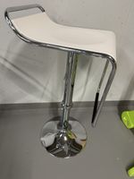 2 Barhocker weiss / chrome -  höhenverstellbar guter Zustand